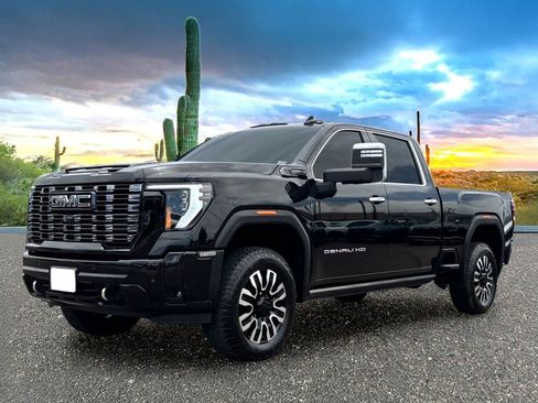 Used 2025 GMC Sierra 2500 Denali Ultimate w/ Max Trailering Package AWD/4WD image 2