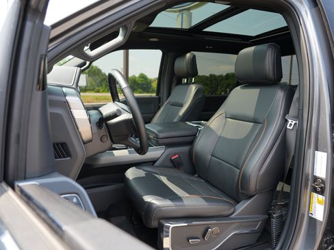 Used 2024 Ford F150 Lariat w/ Equipment Group 502A High AWD/4WD image 14