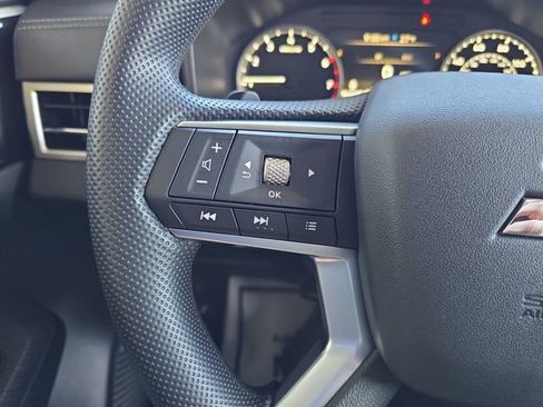 New 2025 Mitsubishi Outlander ES image 17