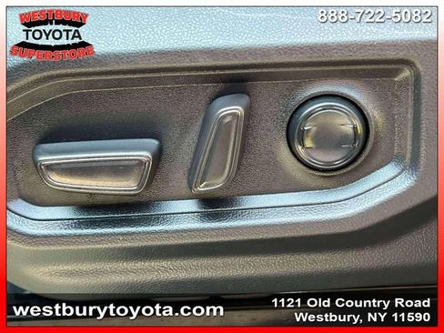Used 2024 Toyota Tundra Limited AWD/4WD image 21