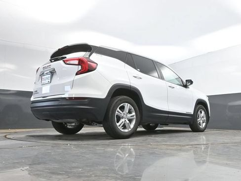 Used 2024 GMC Terrain SLE FWD image 35