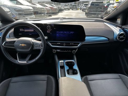 Used 2024 Chevrolet Equinox EV LT AWD/4WD image 9