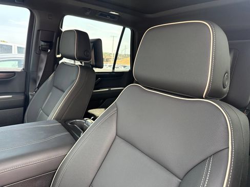 Used 2026 GMC Yukon Elevation w/ Elevation Premium Package AWD/4WD image 19