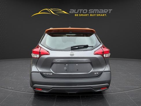 Used 2019 Nissan Kicks SR w/ SR Premium Package image 4