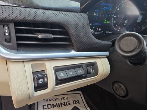 Used 2016 Cadillac XTS Vsport Platinum image 18