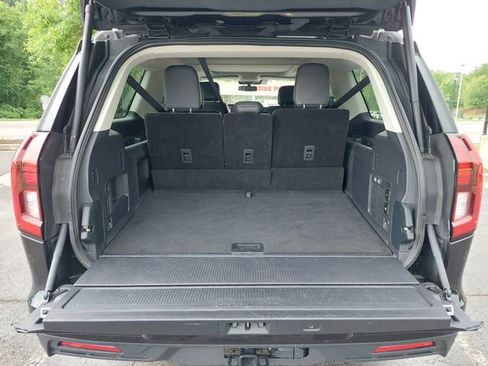 Used 2025 Ford Expedition Max Active AWD/4WD image 9