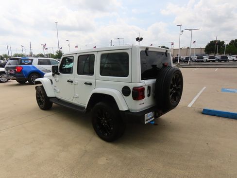 Used 2024 Jeep Wrangler Sahara w/ Safety Group image 16