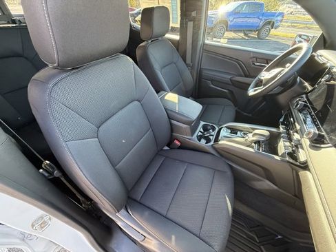 Certified 2024 Chevrolet Colorado LT w/ LT Convenience Package II image 7