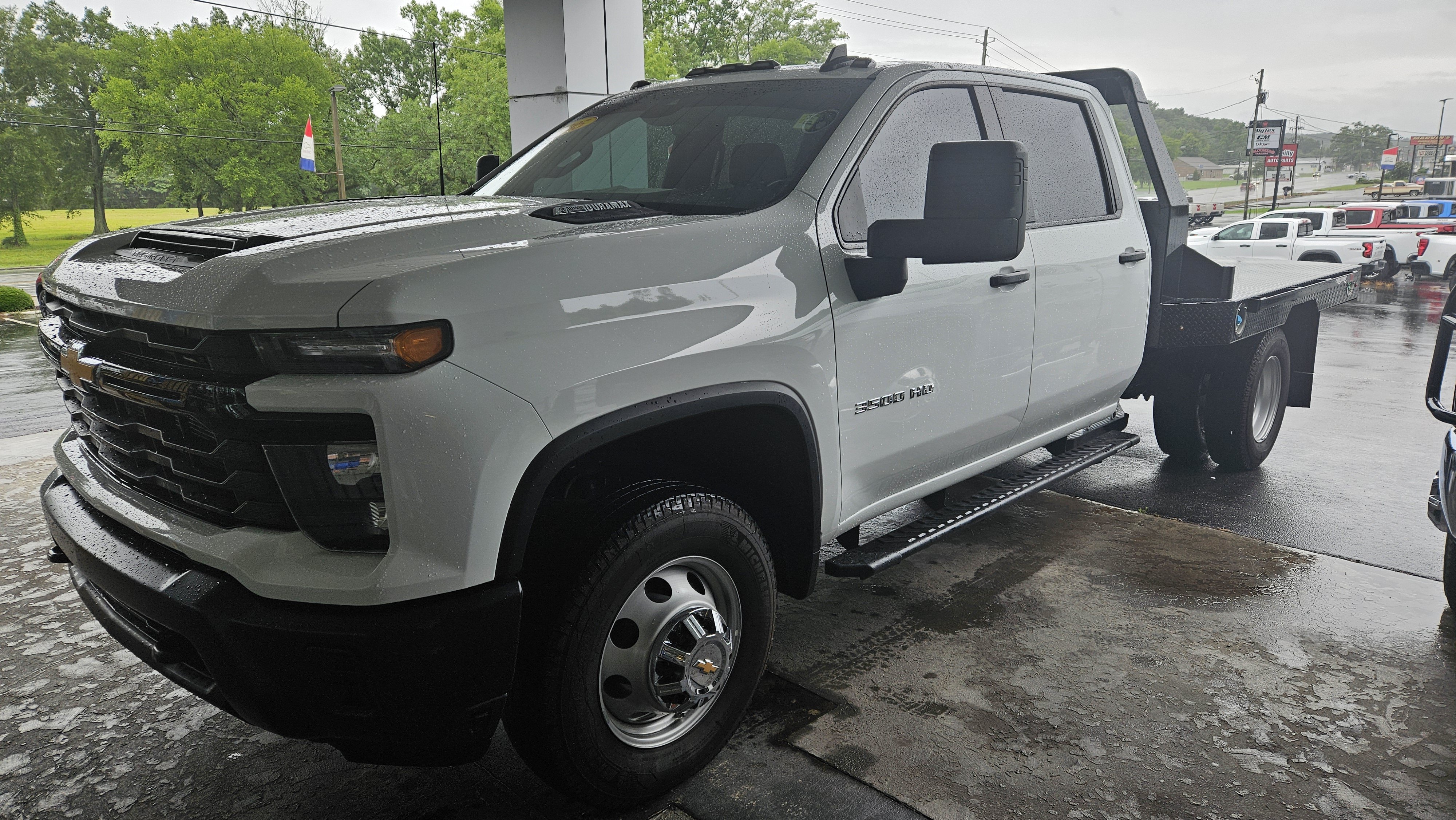 Used 2025 Chevrolet Silverado 3500 W/T AWD/4WD image 3