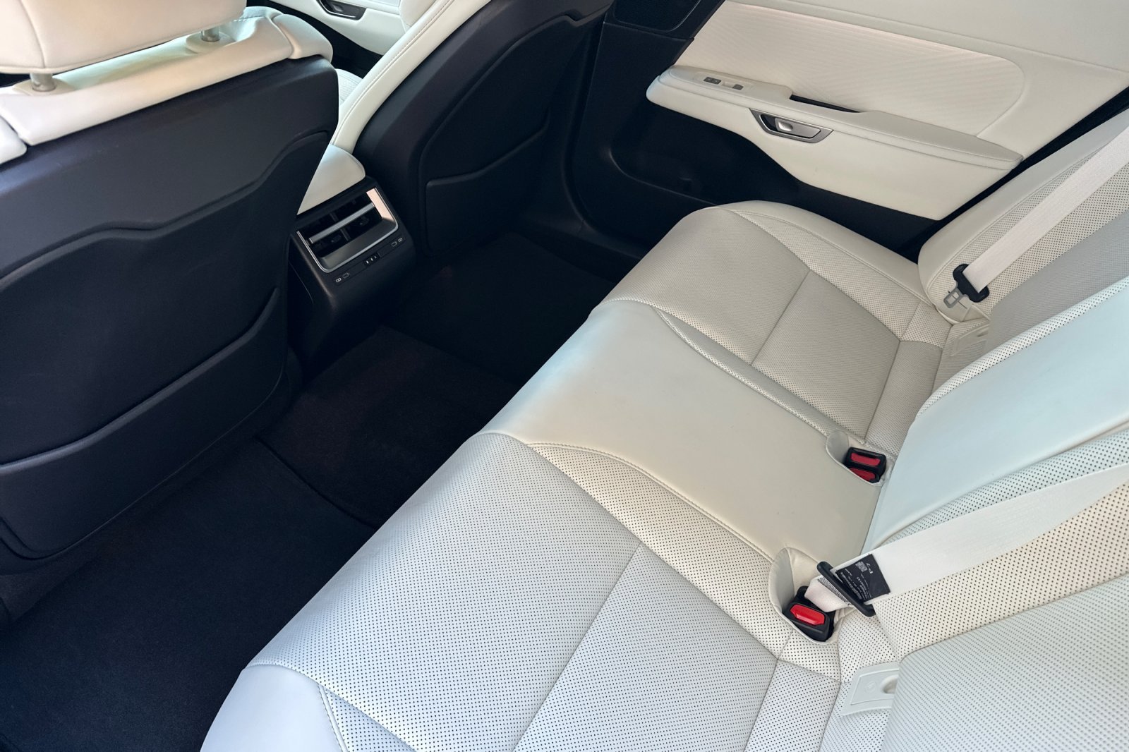 Used 2026 Lexus ES 350e w/ Convenience Package FWD image 24