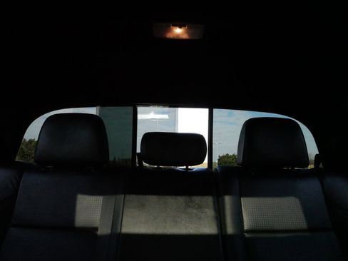 Used 2023 Toyota Tacoma Limited image 31