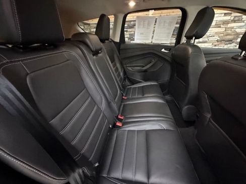 Used 2018 Ford Escape Titanium AWD/4WD image 38