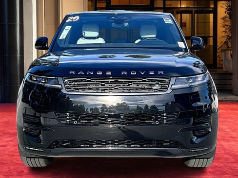 Used 2025 Land Rover Range Rover Sport image 2