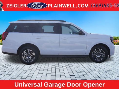 Used 2025 Ford Expedition Active AWD/4WD image 6