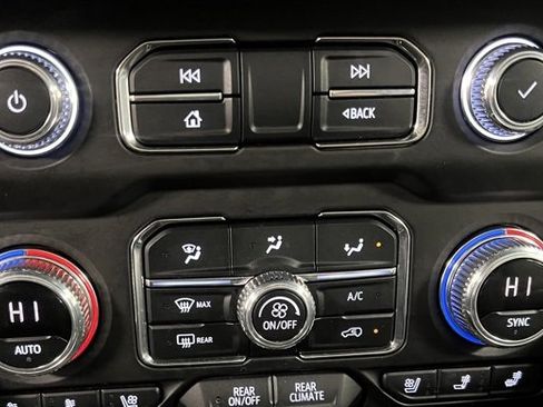 Used 2023 GMC Yukon XL SLT image 36