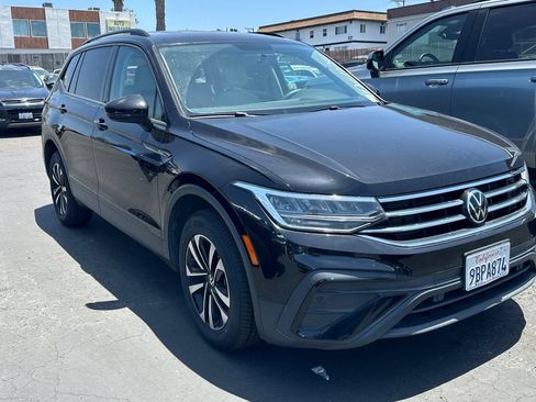 Used 2022 Volkswagen Tiguan S FWD image 2