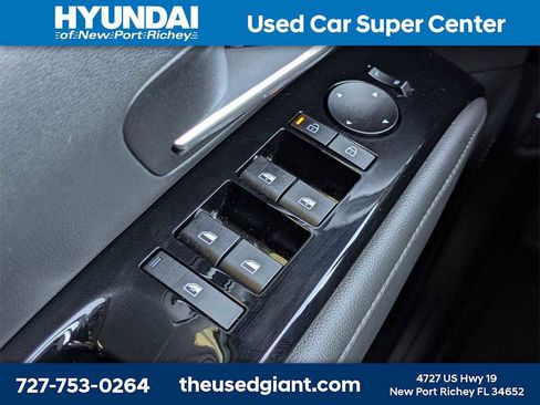Used 2025 Hyundai Santa Cruz Limited image 34