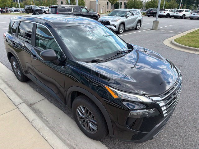 Used 2025 Nissan Rogue S AWD/4WD image 8