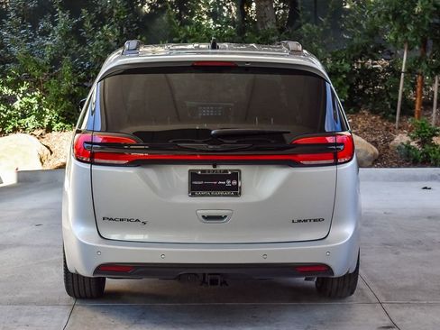 New 2026 Chrysler Pacifica Limited w/ S Appearance Package FWD image 5