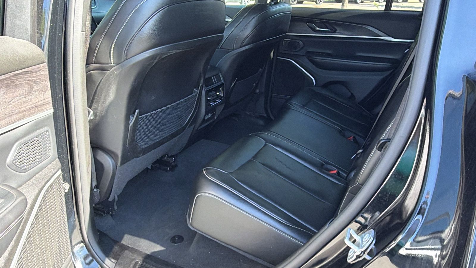 Used 2024 Jeep Grand Cherokee Limited 4xe AWD/4WD image 24