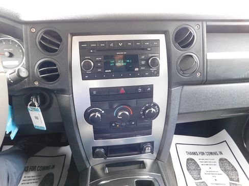 Used 2008 Jeep Commander Sport image 27