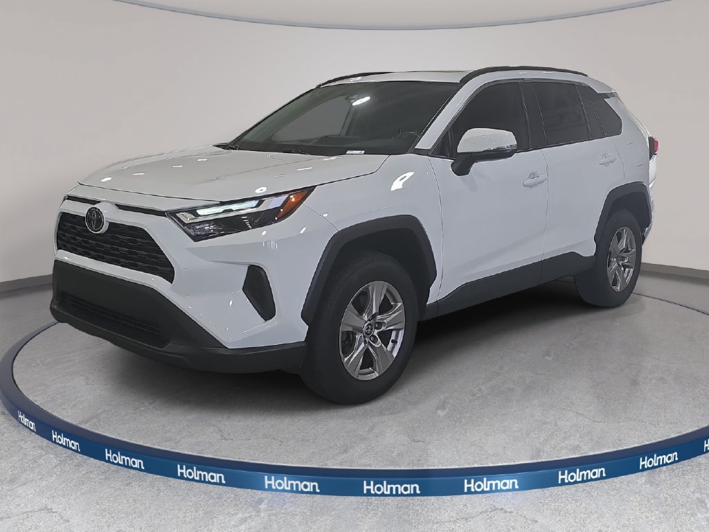 Used 2022 Toyota RAV4 XLE w/ Convenience Package FWD image 1