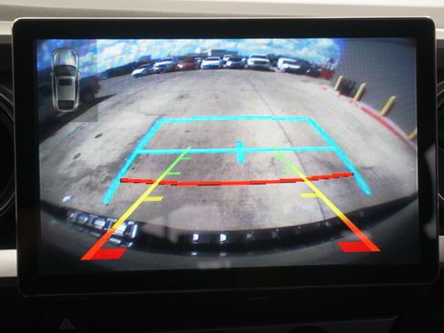 Used 2019 Toyota Tacoma SR5 image 18