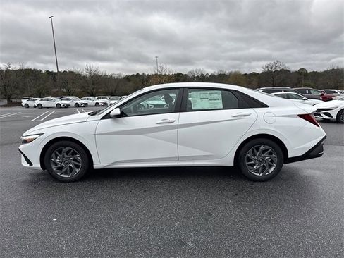 New 2026 Hyundai Elantra Blue image 4