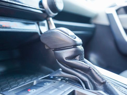 Used 2022 Toyota RAV4 XLE Premium image 25