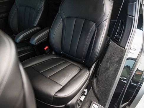 Used 2022 BMW X7 M50i w/ Dynamic Handling Package AWD/4WD image 21