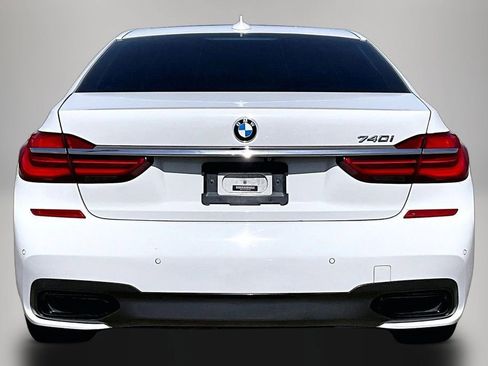 Used 2019 BMW 740i 740i w/ M Sport Package image 6