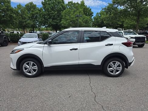 Certified 2025 Nissan Kicks Play S FWD image 5
