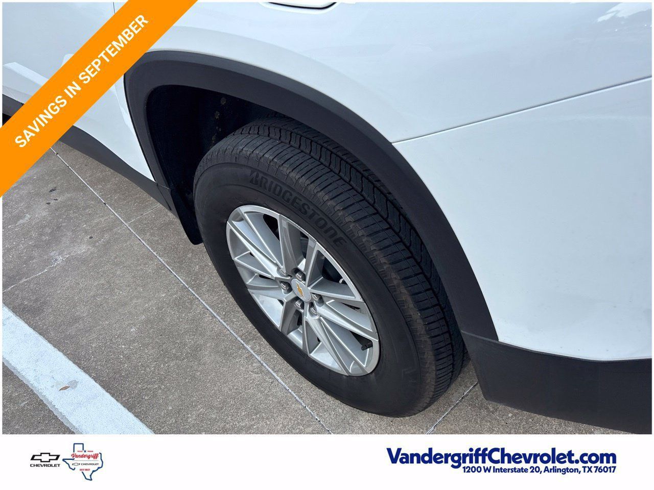 Used 2023 Chevrolet Traverse LT FWD image 12