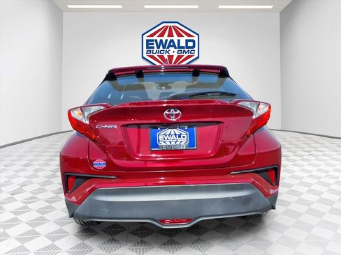 Used 2018 Toyota C-HR XLE FWD image 4