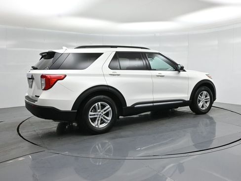 Certified 2024 Ford Explorer XLT RWD image 24