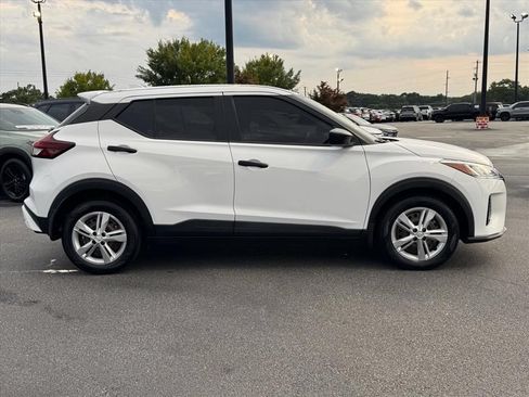 Used 2023 Nissan Kicks S FWD image 2