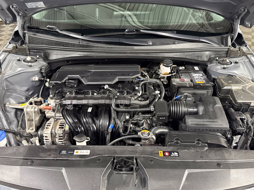 Used 2022 Hyundai Elantra SEL w/ Convenience Package FWD image 3