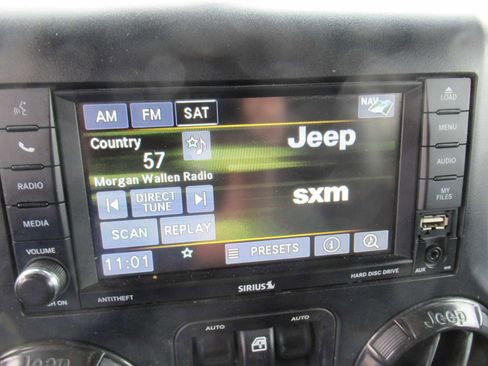 Used 2017 Jeep Wrangler Unlimited Rubicon image 37