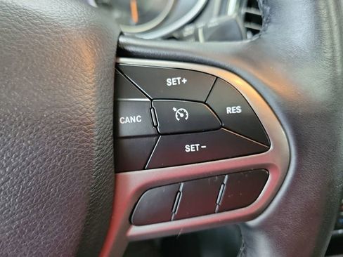 Used 2019 Jeep Cherokee Limited w/ Luxury Group image 41