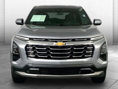 Used 2025 Chevrolet Equinox LT image 2