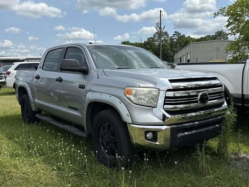 Used 2017 Toyota Tundra SR5 w/ SR5 Upgrade Package AWD/4WD image 11
