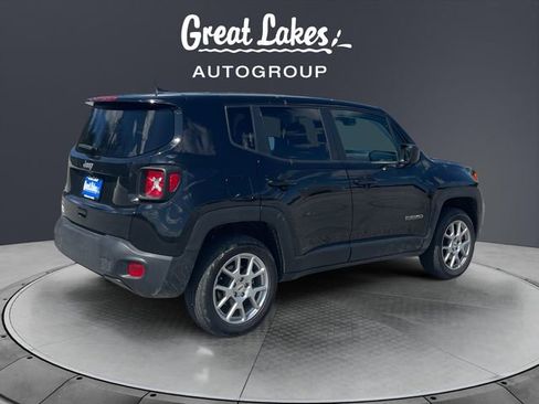 Used 2023 Jeep Renegade Latitude AWD/4WD image 5