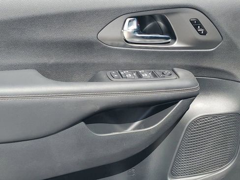 New 2026 Chrysler Pacifica Select image 52