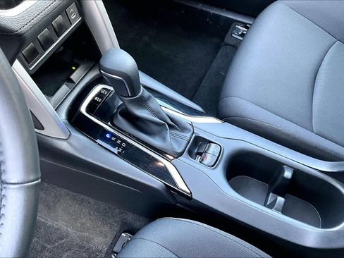 Certified 2024 Toyota Corolla Cross LE w/ Moonroof Package image 17