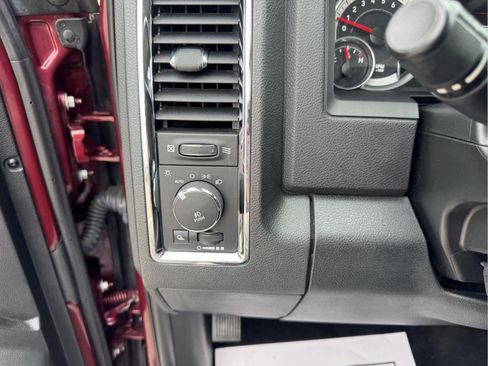 Used 2016 RAM 1500 Laramie w/ Convenience Group AWD/4WD image 17