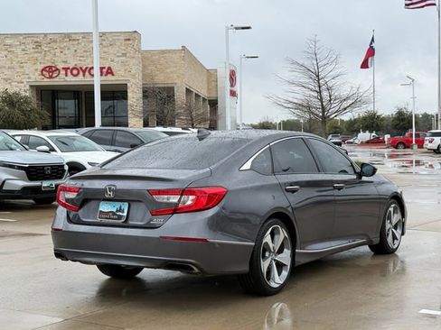 Used 2018 Honda Accord Touring image 7