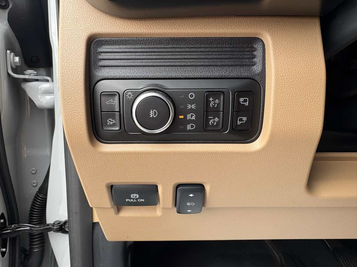 Used 2026 Ford F450 Lariat w/ Lariat Ultimate Package AWD/4WD image 17