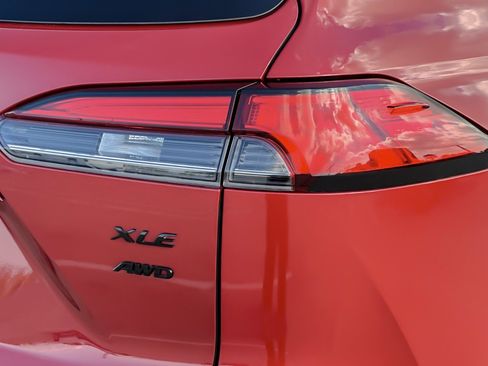 Certified 2022 Toyota Corolla Cross XLE image 26