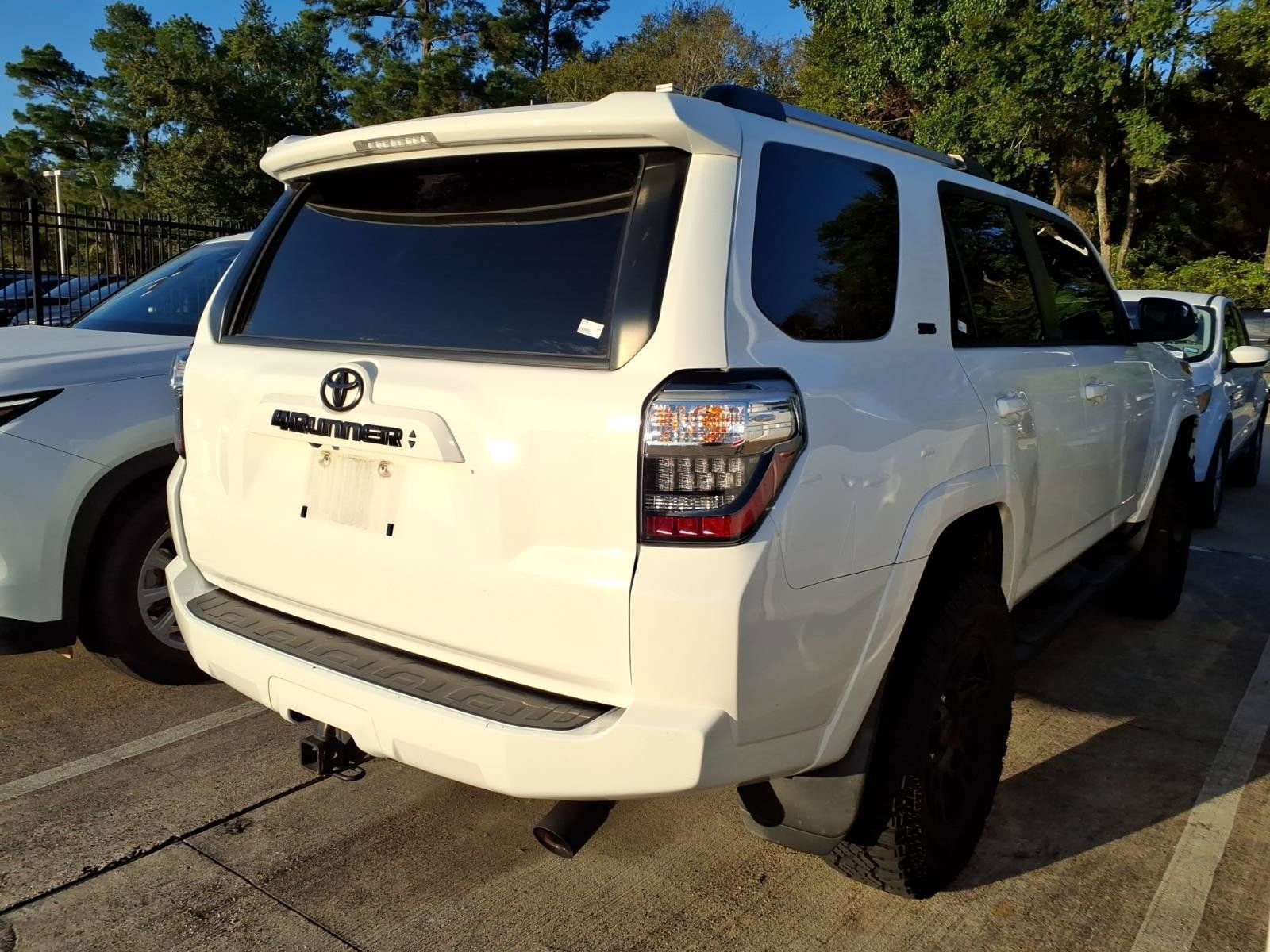 Used 2021 Toyota 4Runner SR5 Premium w/ Moonroof Package AWD/4WD image 10