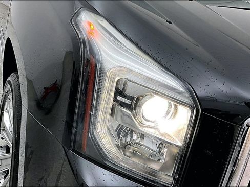 Used 2018 GMC Yukon XL Denali image 39
